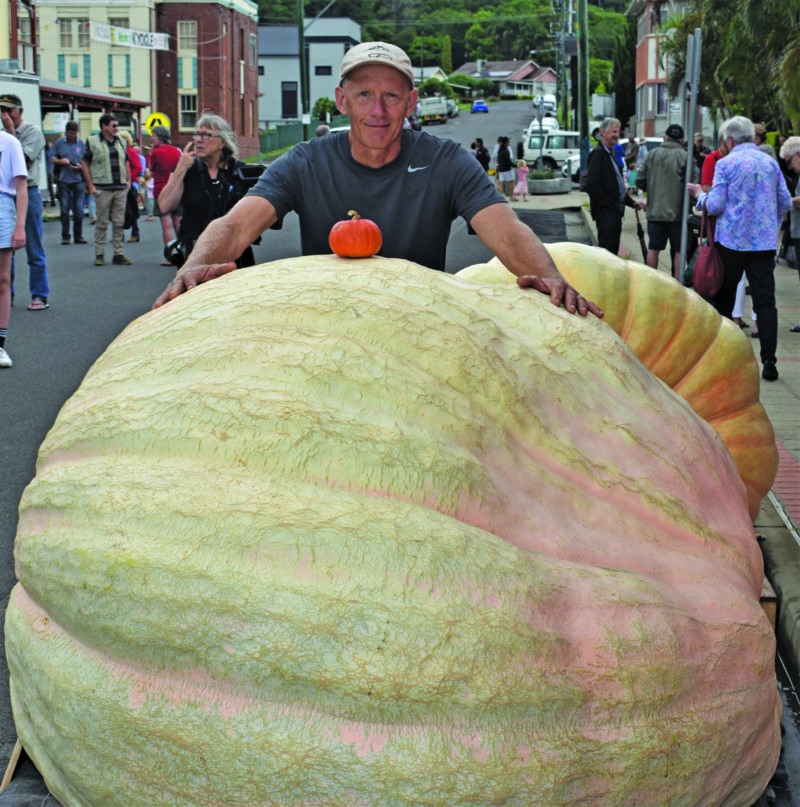 Dale Oliver with his winning pumpkin