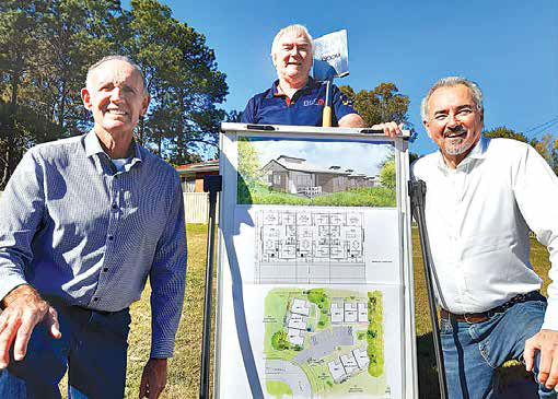 Mayor, MP and Exec with housing plan