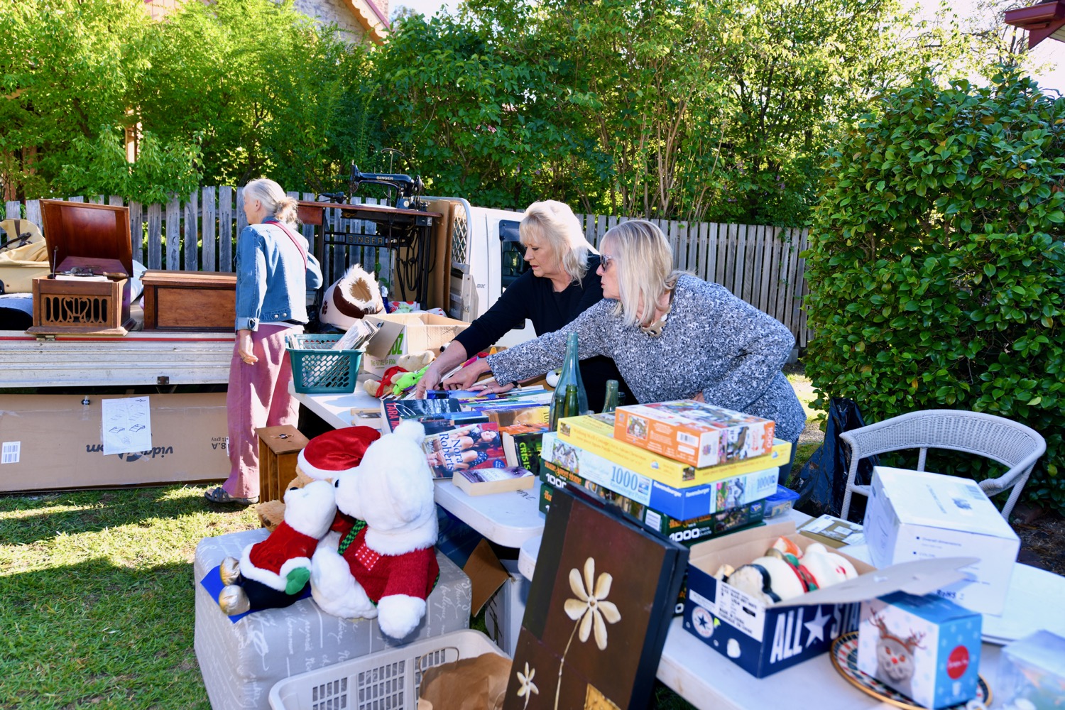 Annette and Julie had a cold, dewy start to the morning.